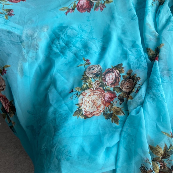 Beautiful brand new blue floral saree satin border - Picture 3 of 3